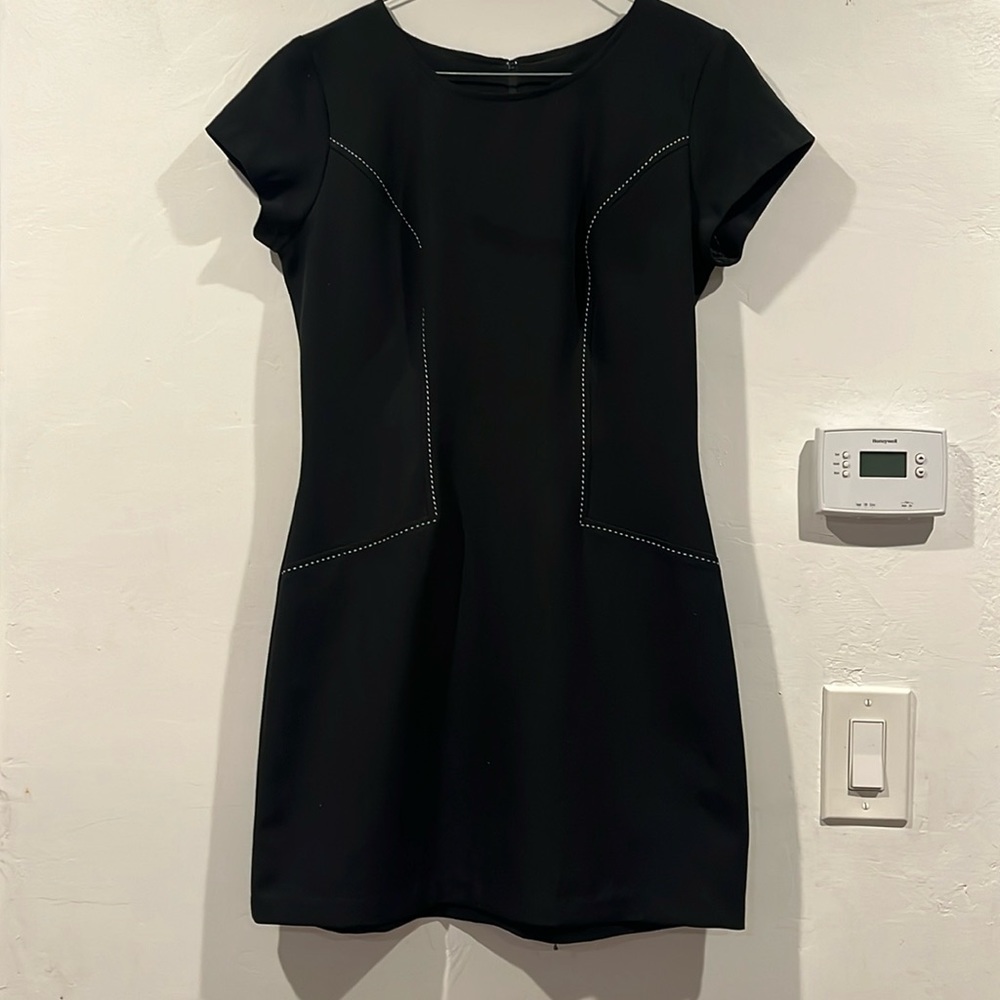 XOXO in America and abroad size 9/10 black shell dress adorable